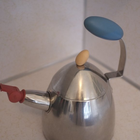 Vintage Kettle, Michael Graves Designed Stainless Steel Whistle Teapot Kettle 3 - Picture 3 of 3